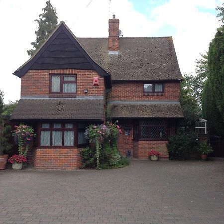 Tudor Cottage Bed & Breakfast Cambridge  Exterior photo