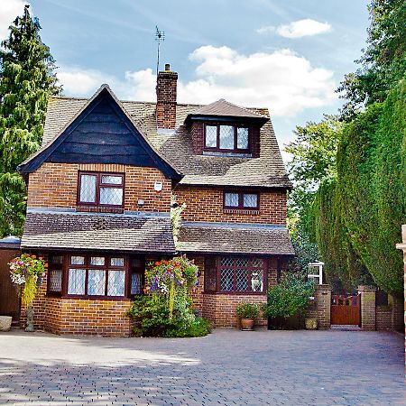 Tudor Cottage Bed & Breakfast Cambridge  Exterior photo