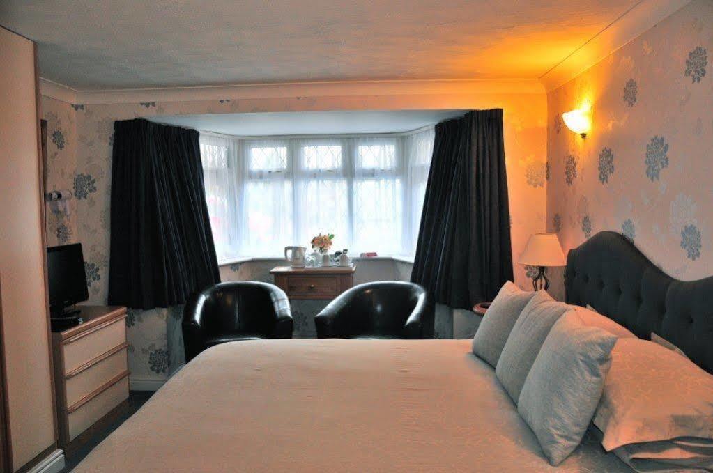Tudor Cottage Bed & Breakfast Cambridge  Exterior photo